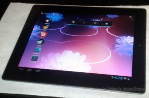 Memup Slidepad 10 pouces android 4 ICS 300x198 IT Partners 2012: Memup dévoile une tablette de 9.7 pouces tournant sous Android ICS
