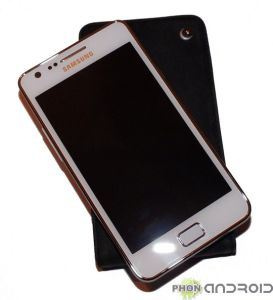 Housse Noreve Galaxy S2 273x300 [RÉSULTATS] Concours : gagnez une housse Noreve, une Sound Box et des gants tactiles avec Phonandroid