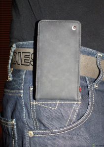 Housse Noreve clip ceinture 211x300 [RÉSULTATS] Concours : gagnez une housse Noreve, une Sound Box et des gants tactiles avec Phonandroid