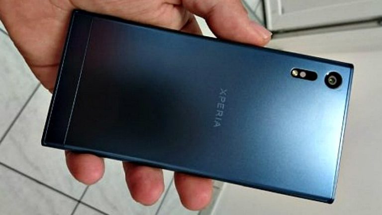 http://img.phonandroid.com/2016/08/xperia-x-compact-fiche-technique.jpg