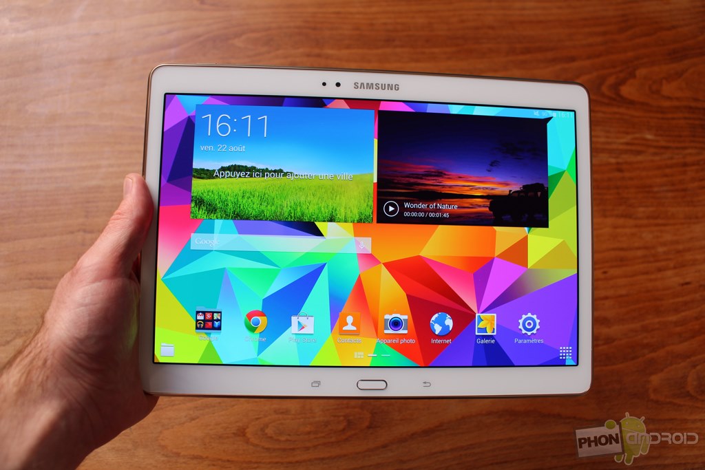 Une tablette Samsung Galaxy Tab 5 de 10 pouces en approche