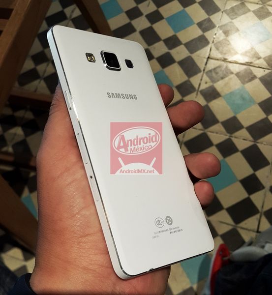 Nouvelles photos des Samsung Galaxy A3 et A5 Appareils