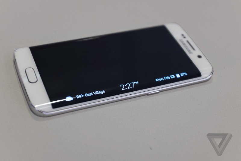 Galaxy S6 avec des notifications sur le bord incurvé