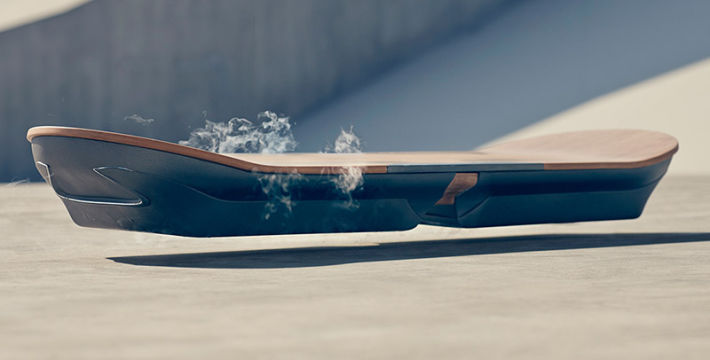 Hoverboard Retour Vers Le Futur Qui Vole Lexus donne vie à l'Hoverboard, le skate de Retour vers le Futur