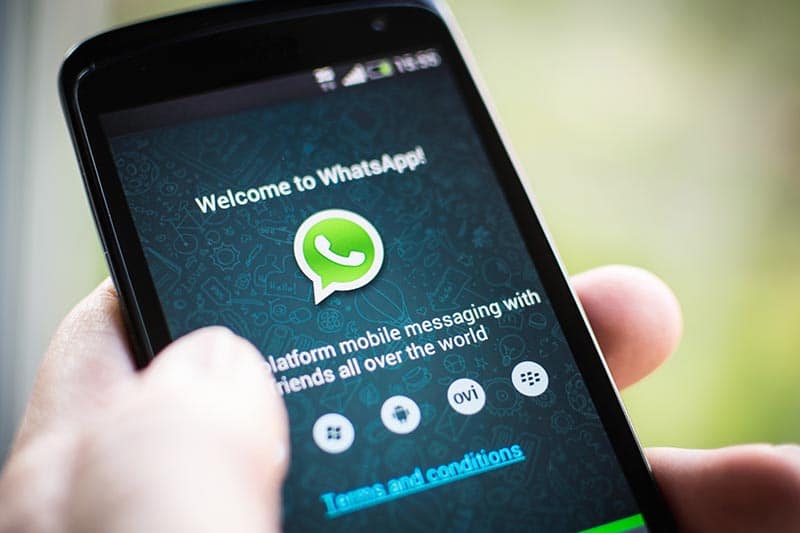 whatsapp messenger snapchat carton messagerie instantanee