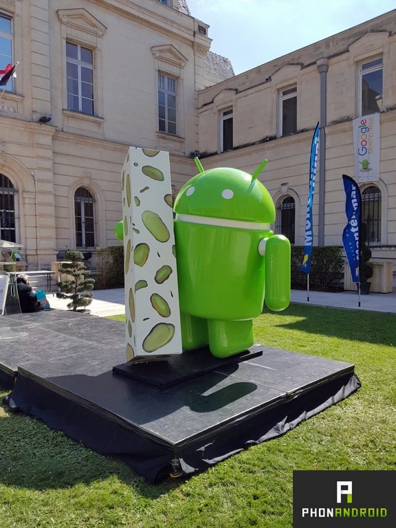statue android nougat