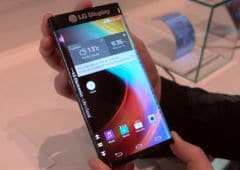 LG smartphone pliable