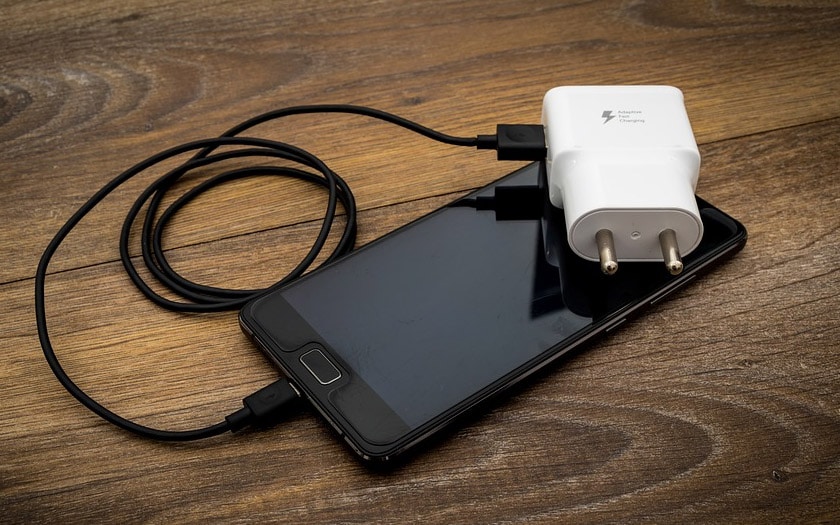 Votre téléphone ne se charge plus ? Voici les solutions