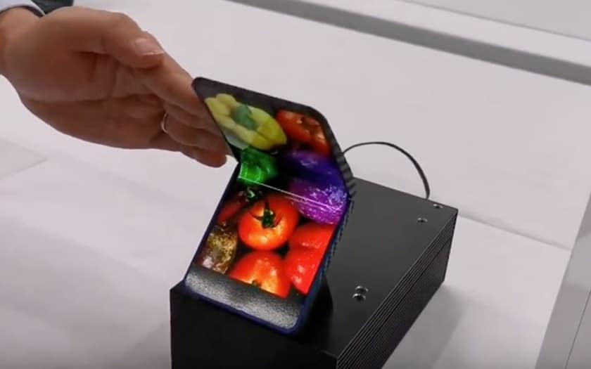 sharp smartphone foldable video