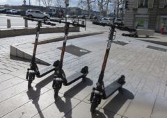 trottinettes électriques trottoirs