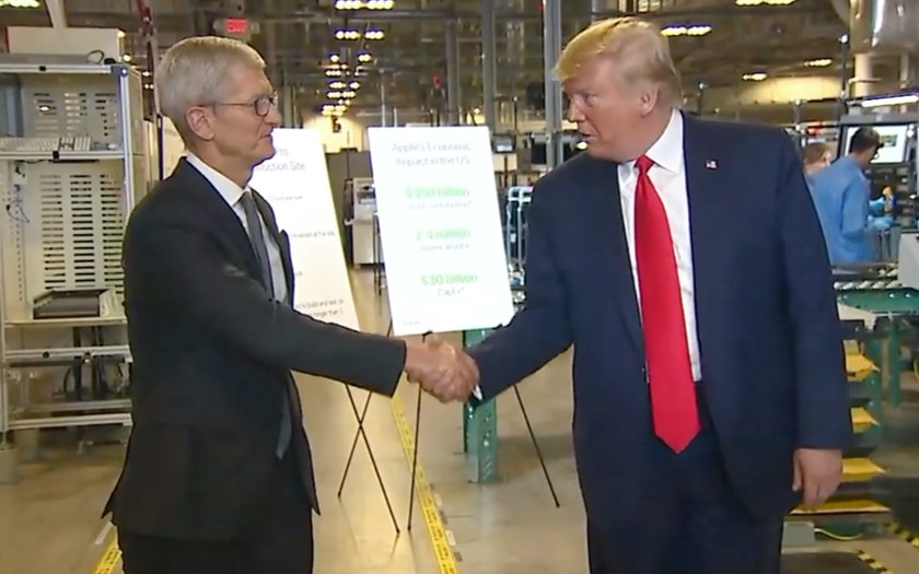 Apple Trump visite une usine au Texas