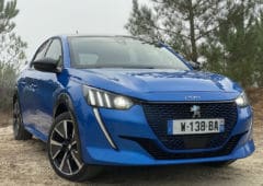 Peugeot e 208