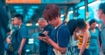 Smartphone : une ville du Japon veut interdire son utilisation aux piétons