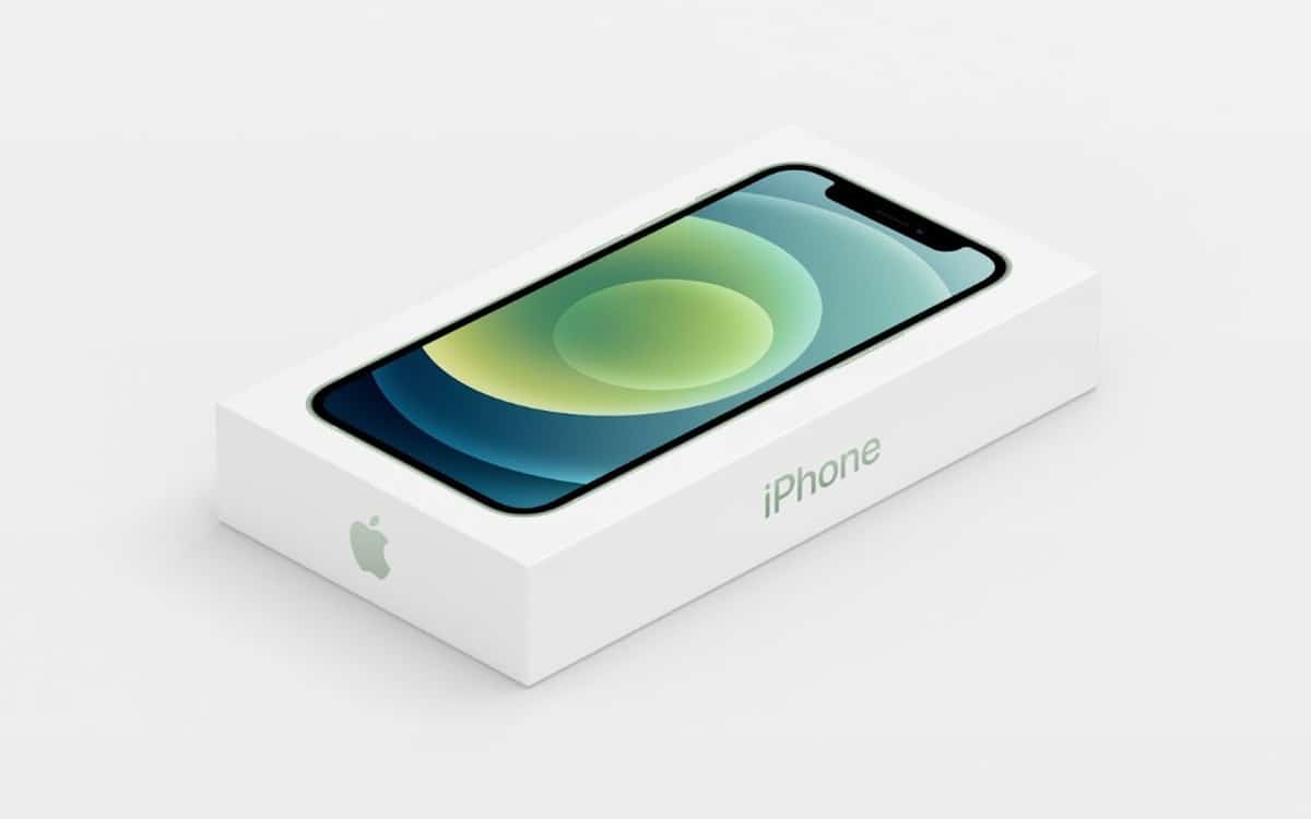 Vendre l'iPhone 12 sans chargeur fait économiser 861 000 tonnes de