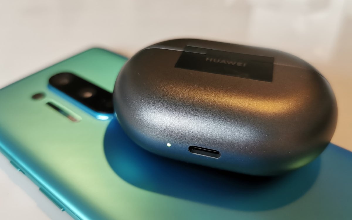 Huawei Freebuds Pro wireless charging
