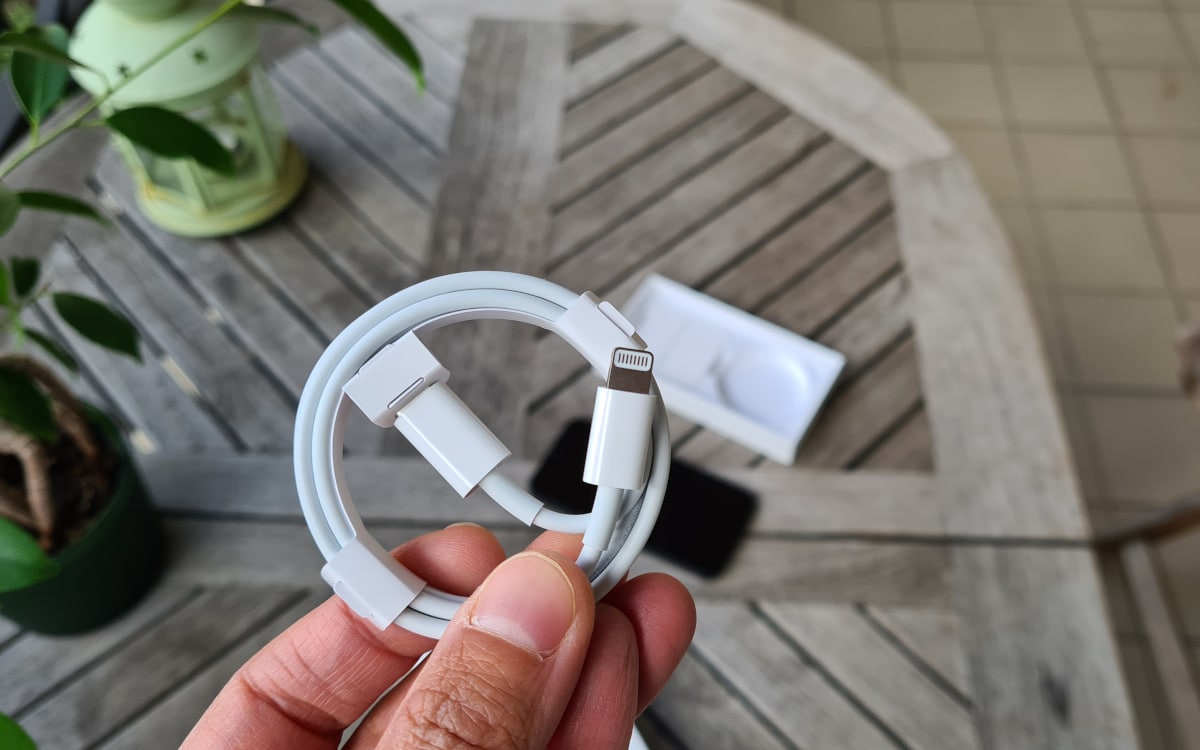apple iphone 12 mini cable lightning test
