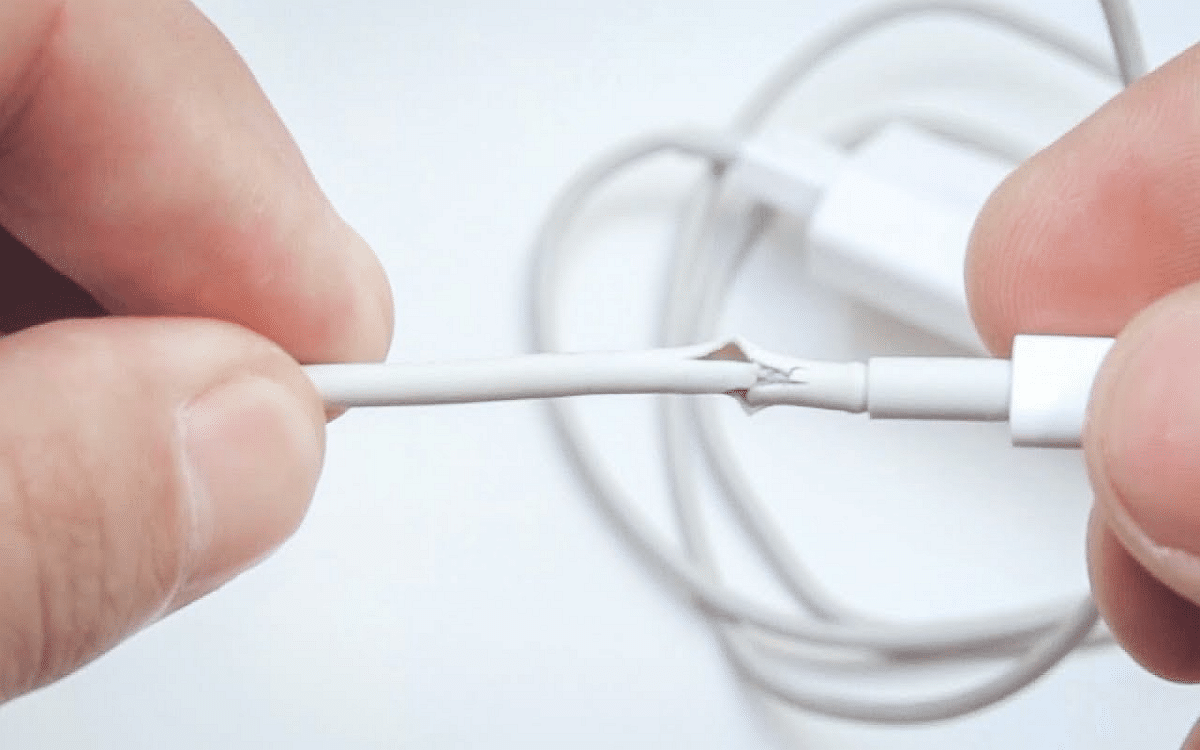 Apple cable denude