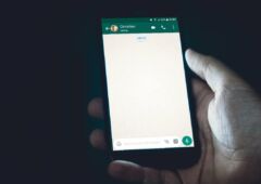 WhatsApp Unsplash