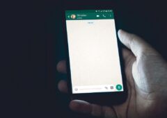 WhatsApp Unsplash