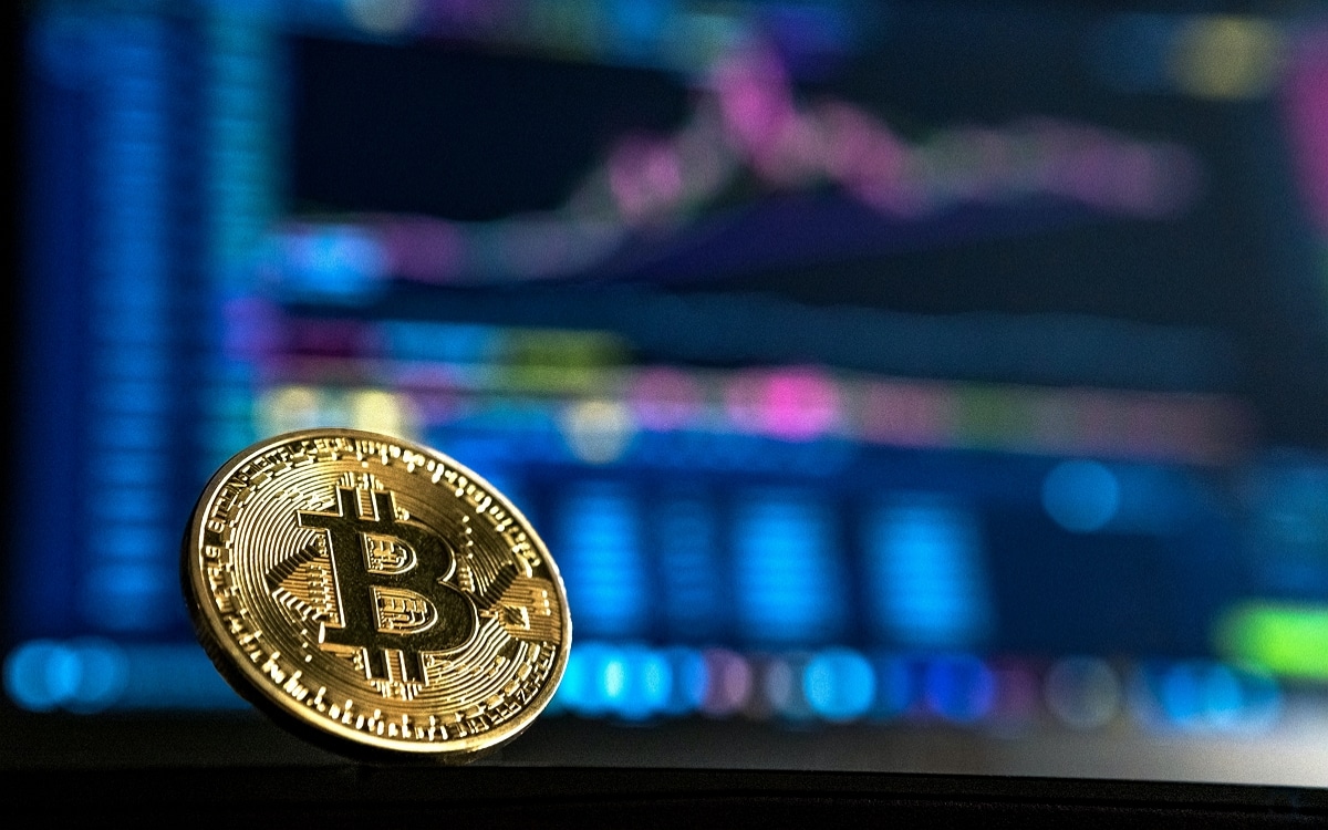 le cours du bitcoin s effondre plus de 200 milliards de dollars disparaissent du marche