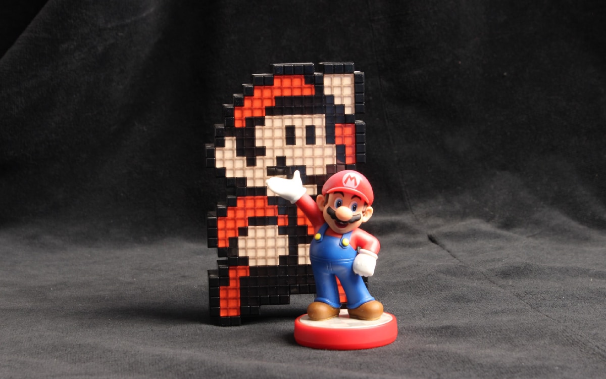 Mario bros figurine