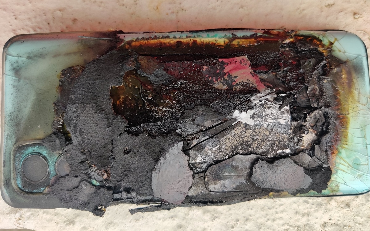 OnePlus Nord 2 qui a explosé