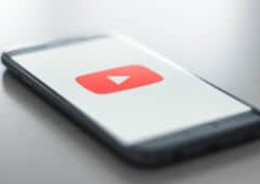 YouTube smartphone