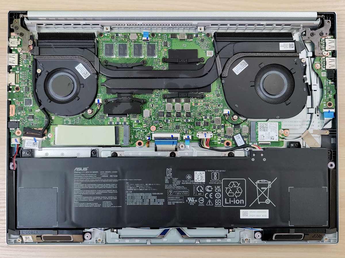 Asus Vivobook Pro 16X OLED inside