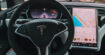 Tesla admet que le pilote automatique est encore bugué, ses voitures ne sont pas autonomes