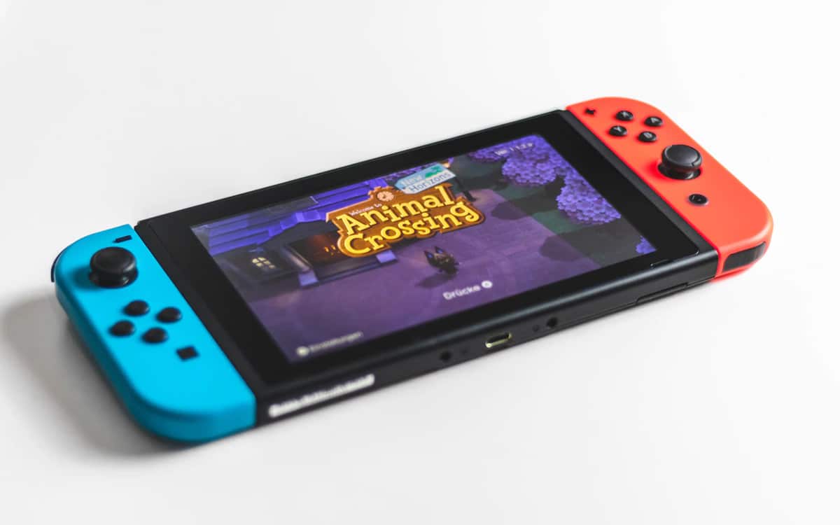 Nintendo Switch : la console classique baisse officiellement de