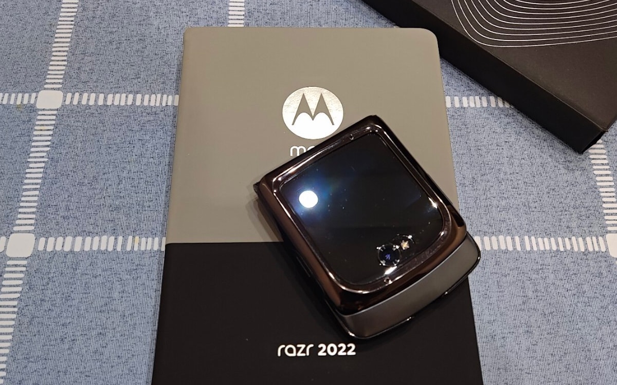 Motorola razr 3 photos