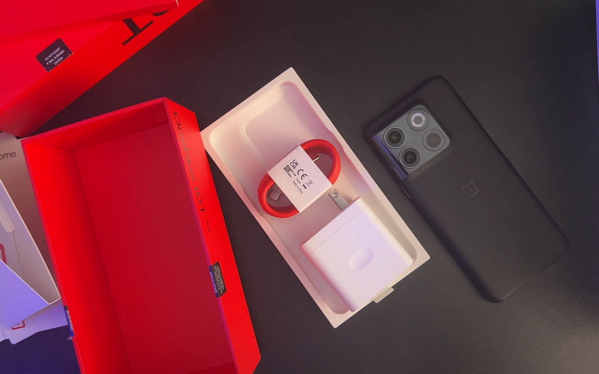 OnePlus 10T unboxing 2