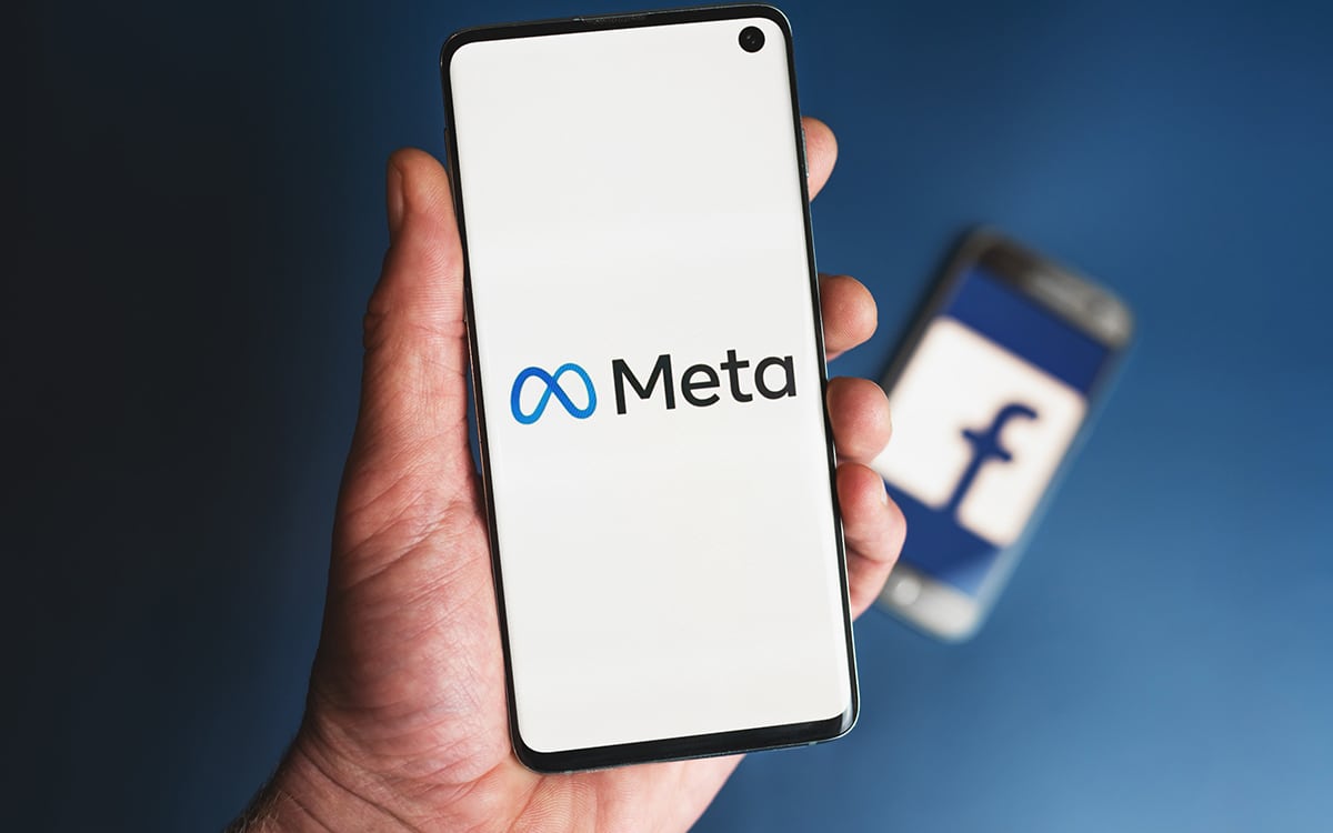 meta facebook smartphone